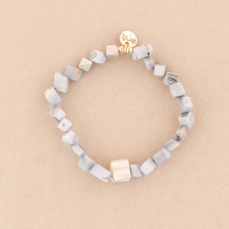 ELASTIC BRACELET WITH NACRE BEADS
