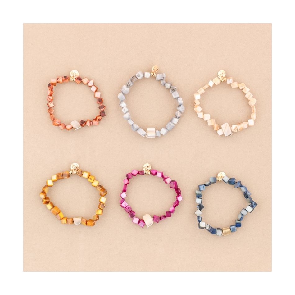 ELASTIC BRACELET WITH NACRE BEADS