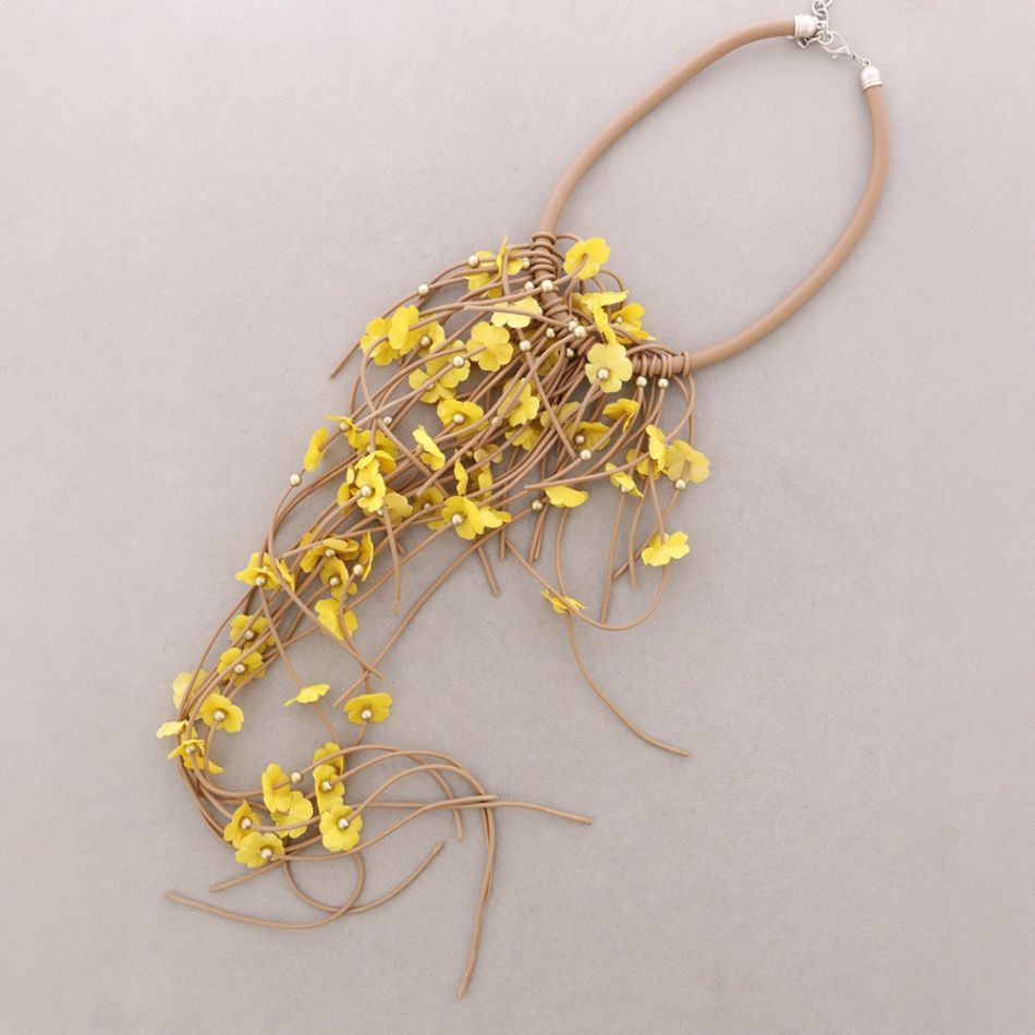 COLLAR GOMA FLECOS FLORES