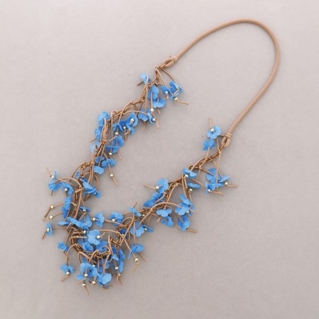 COLLAR LARGO FLORES