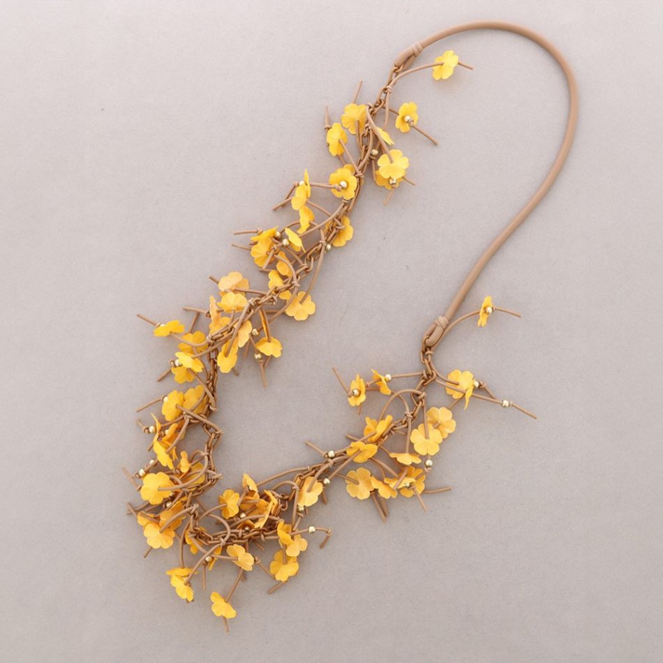 COLLAR LARGO FLORES