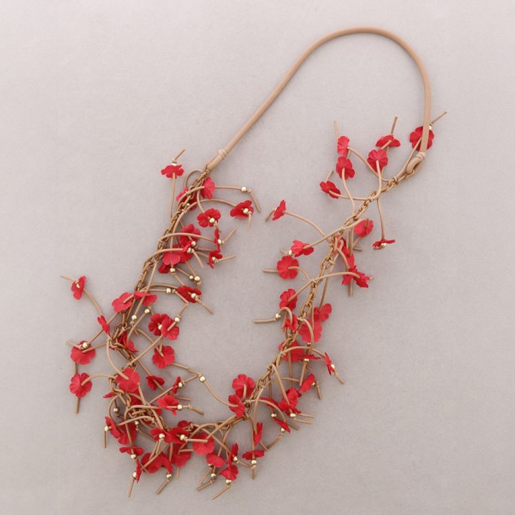 COLLAR LARGO FLORES