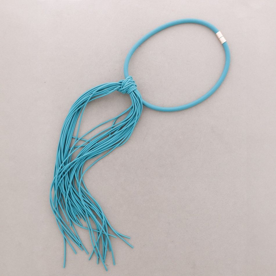 COLLAR IMÁN GOMA NUDO