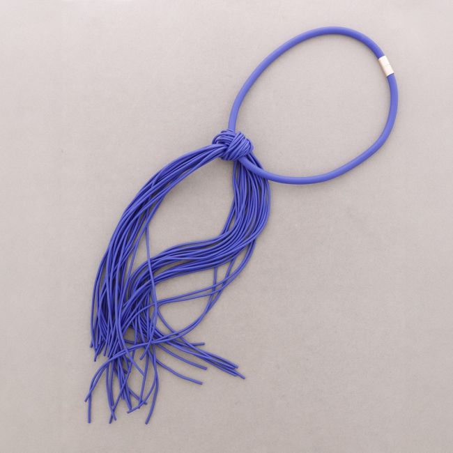 COLLAR IMÁN GOMA NUDO