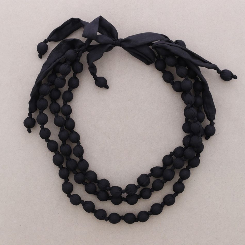 TRIPLE CHOKER WITH FABRIC LINED BALLS