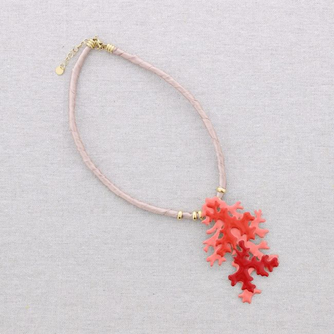 STEEL NECKLACE WITH CORAL ENAMEL PENDANT