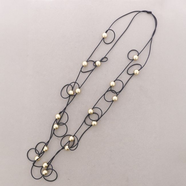 LONG RUBBER NECKLACE WITH DOUBLE CIRCLES