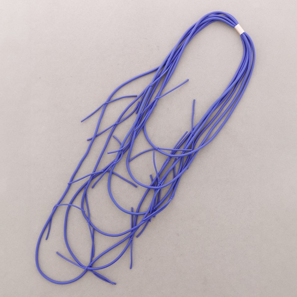 MULTI-TURN MAGNET NECKLACE WITH RUBBER KNOTS