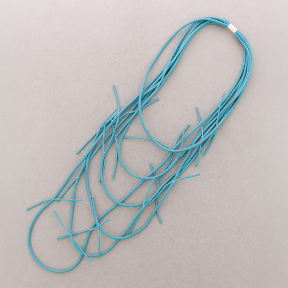 COLLAR IMÁN MULTI VUELTAS NUDOS GOMA