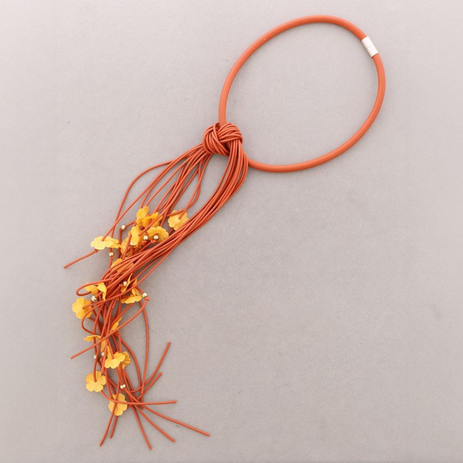 NECKLACE MAGNET RUBBER FRINGES FLOWERS FABRIC