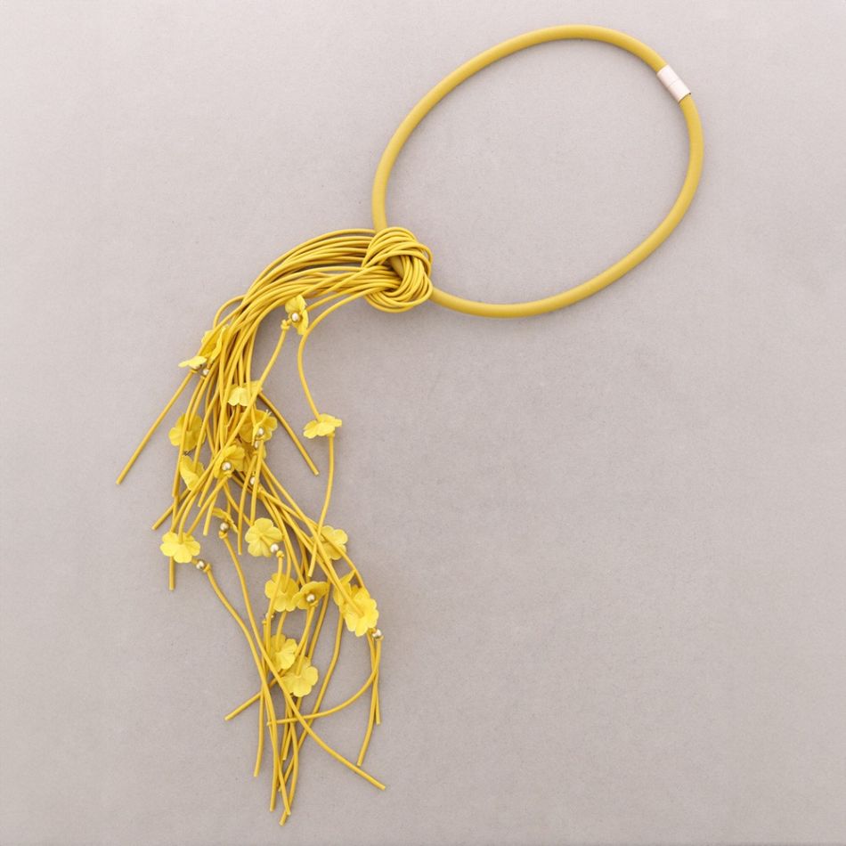 NECKLACE MAGNET RUBBER FRINGES FLOWERS FABRIC