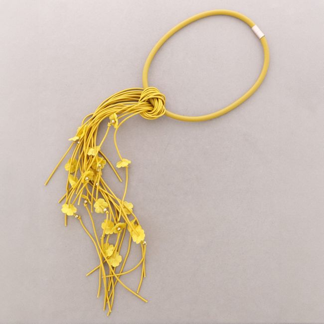 NECKLACE MAGNET RUBBER FRINGES FLOWERS FABRIC