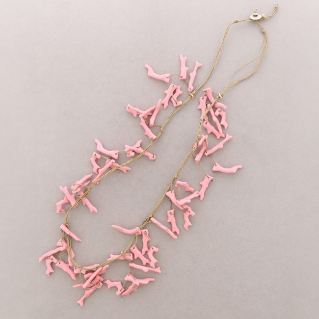 COLLAR LARGO COLGANTES CORAL RESINA