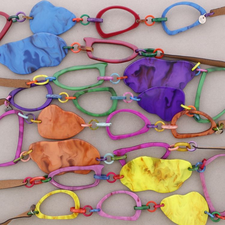 COLLAR LARGO CORDÓN CUENTAS RESINA 2