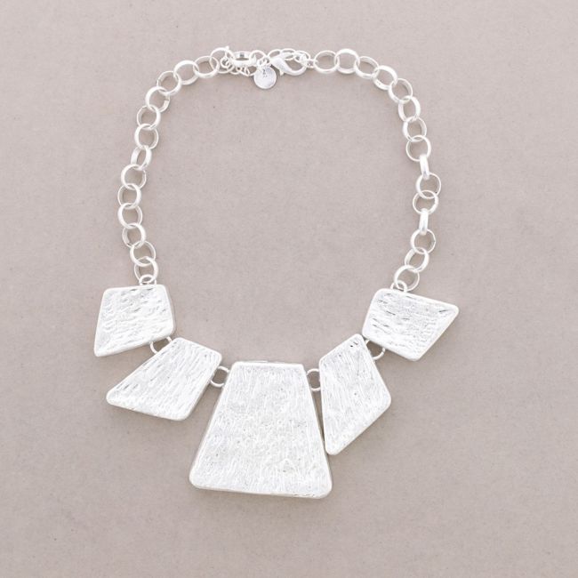 GEOMETRIC SHAPE METAL PENDANT CHOKER