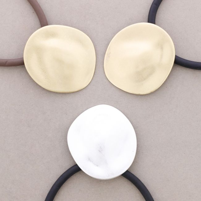 CHOKER METAL MEDALLION PENDANT