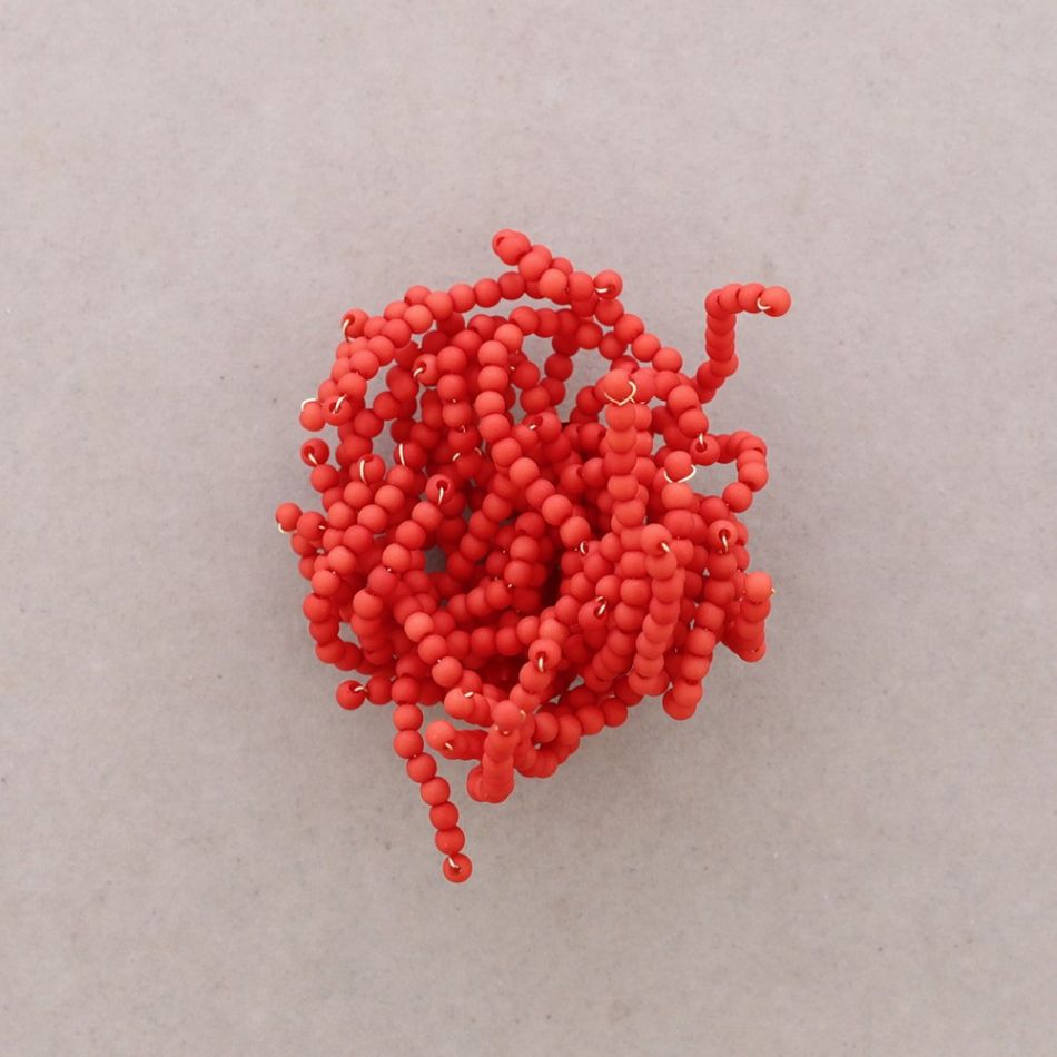 BROCHE FLOR FLEXIBLE CUENTAS RESINA