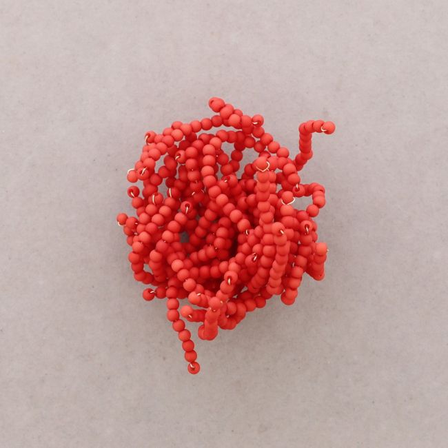 BROCHE FLOR FLEXIBLE CUENTAS RESINA