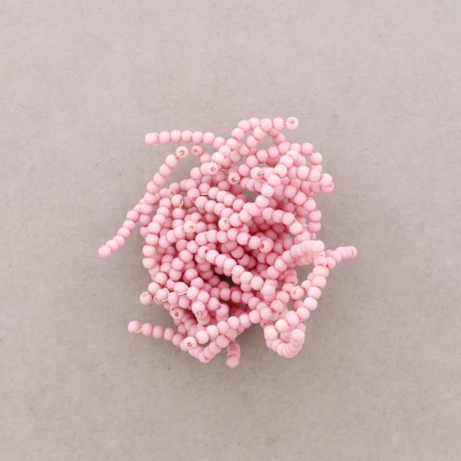 FLEXIBLE FLOWER BROOCH WITH RESIN BEADS