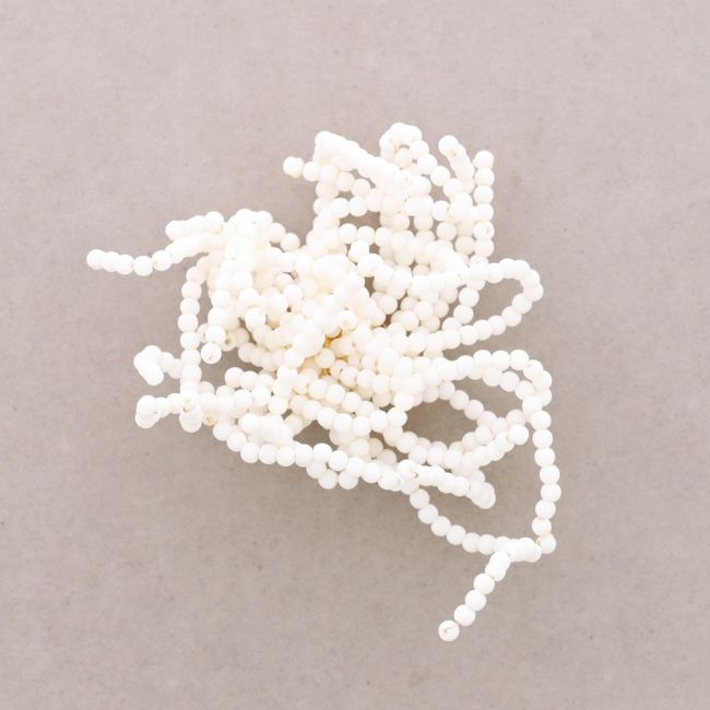 BROCHE FLOR FLEXIBLE CUENTAS RESINA