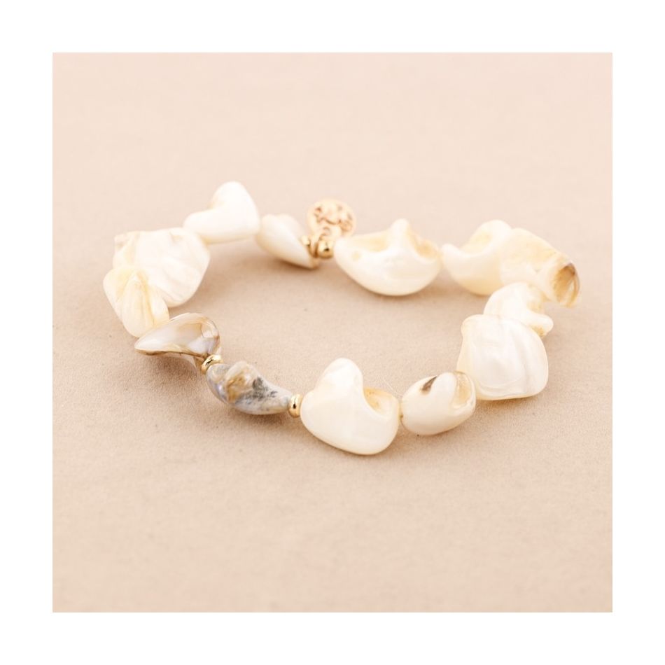 ELASTIC BRACELET WITH NACRE BEADS