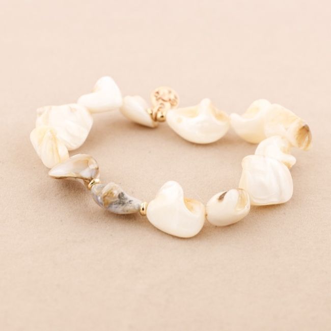 ELASTIC BRACELET WITH NACRE BEADS