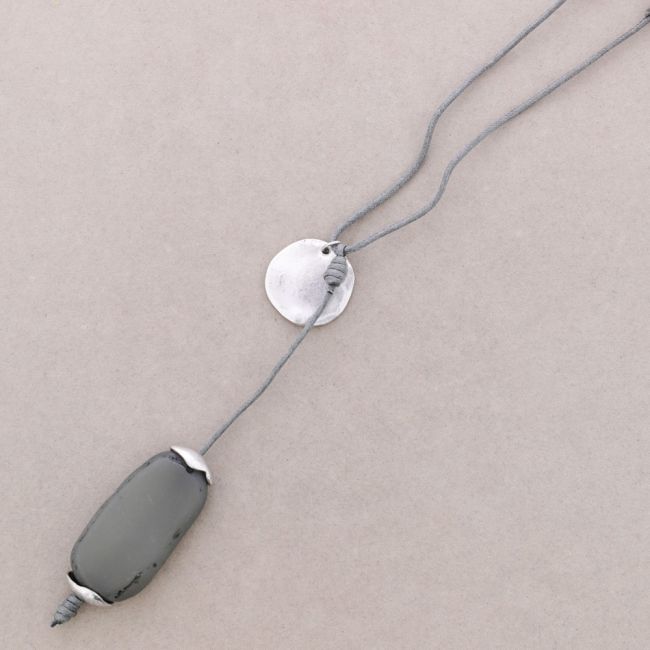 COLLAR LARGO CORDON METAL RESINA