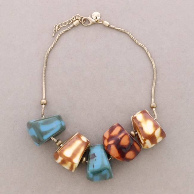 RESIN BEADS SHORT NECKLACE