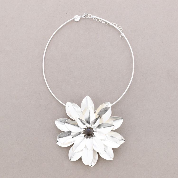 METAL FLOWER CHOKER 2