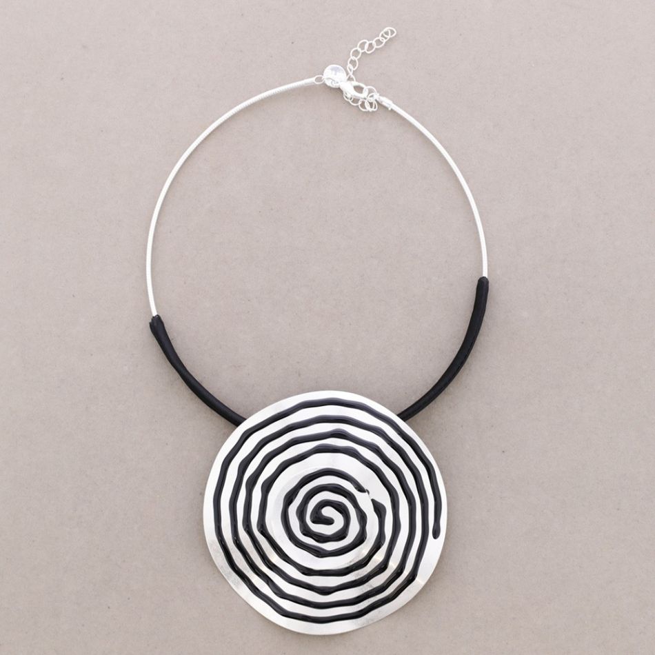 GARGANTILLA METAL MEDALLÓN ESPIRAL ESMALTE