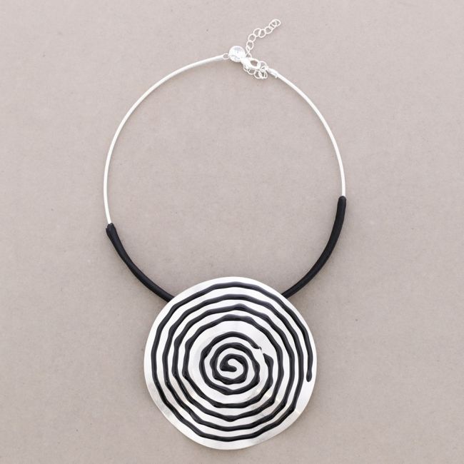 GARGANTILLA METAL MEDALLÓN ESPIRAL ESMALTE