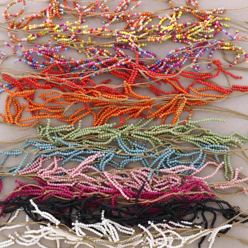 COLLAR LARGO CUENTAS RESINA