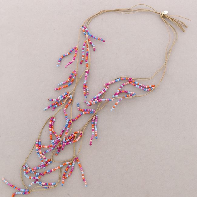 LONG NECKLACE WITH RESIN BEADS