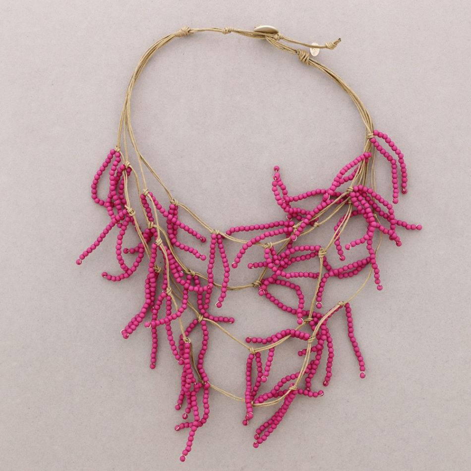 RESIN BEADS PENDANT NECKLACE