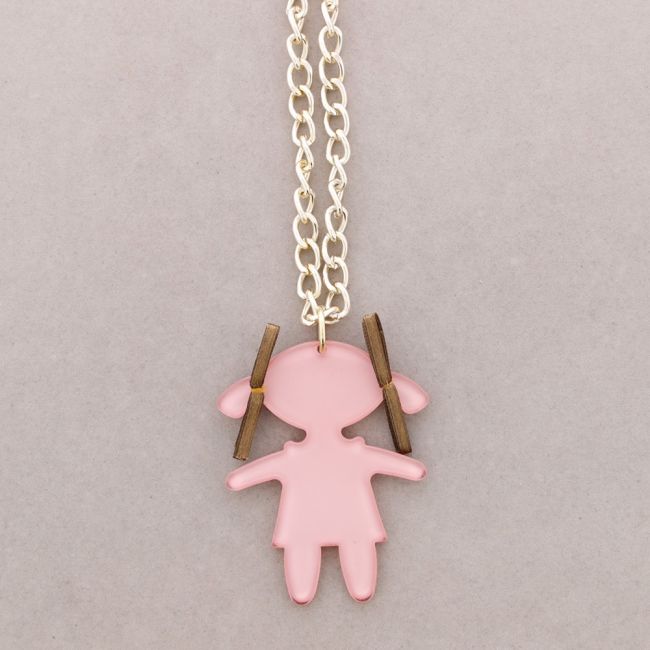 LONG PENDANT NECKLACE DOLL