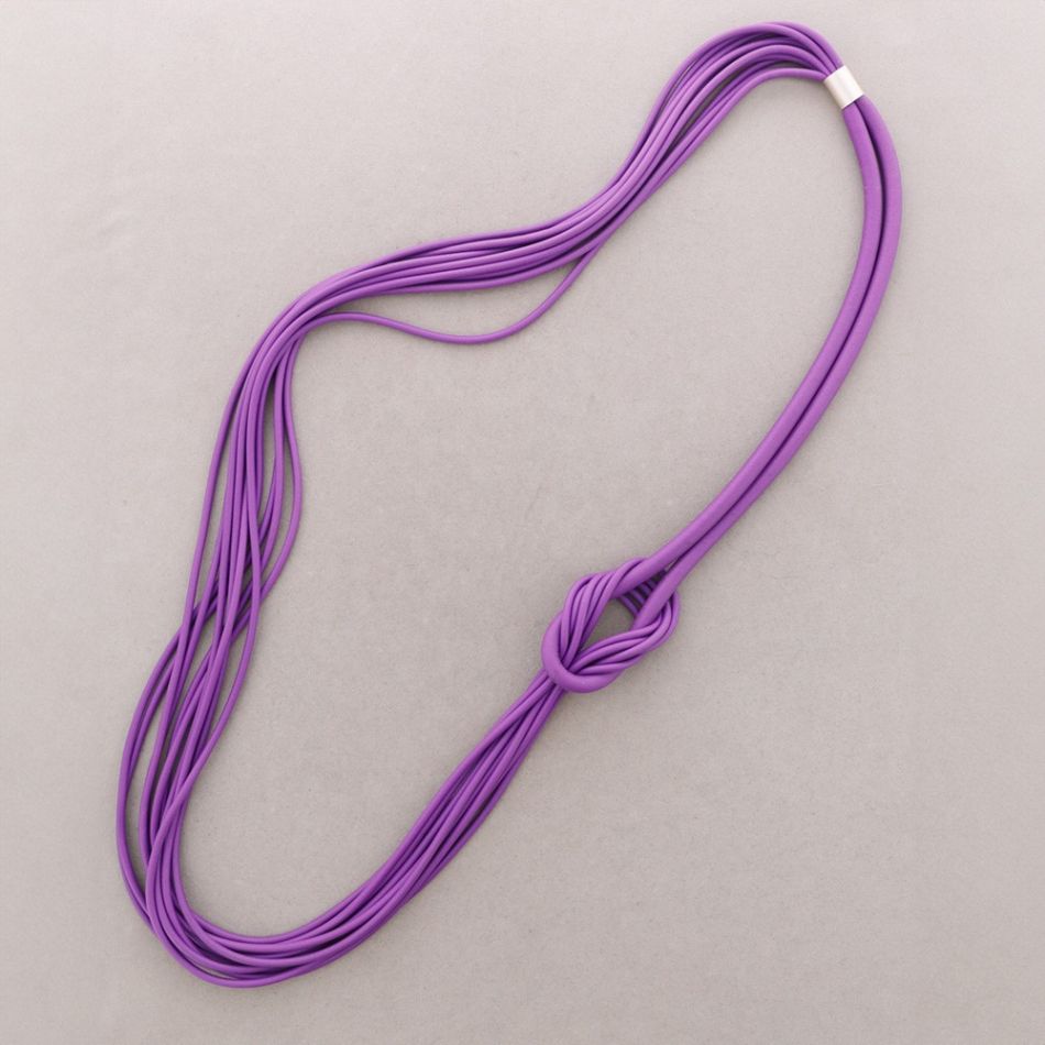 COLLAR LARGO IMÁN GOMA NUDO