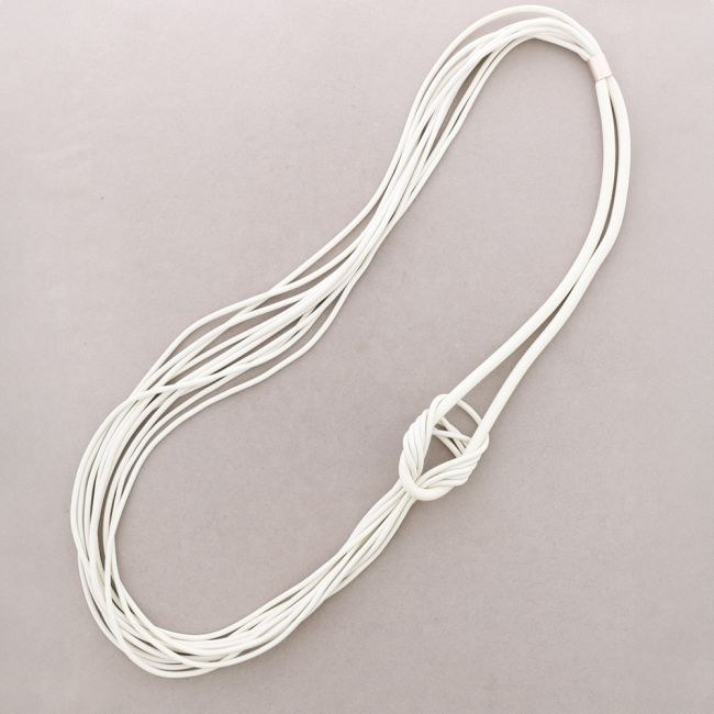 COLLAR LARGO IMÁN GOMA NUDO