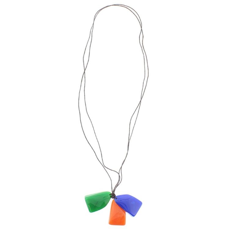 LONG NECKLACE WITH RESIN BEADS