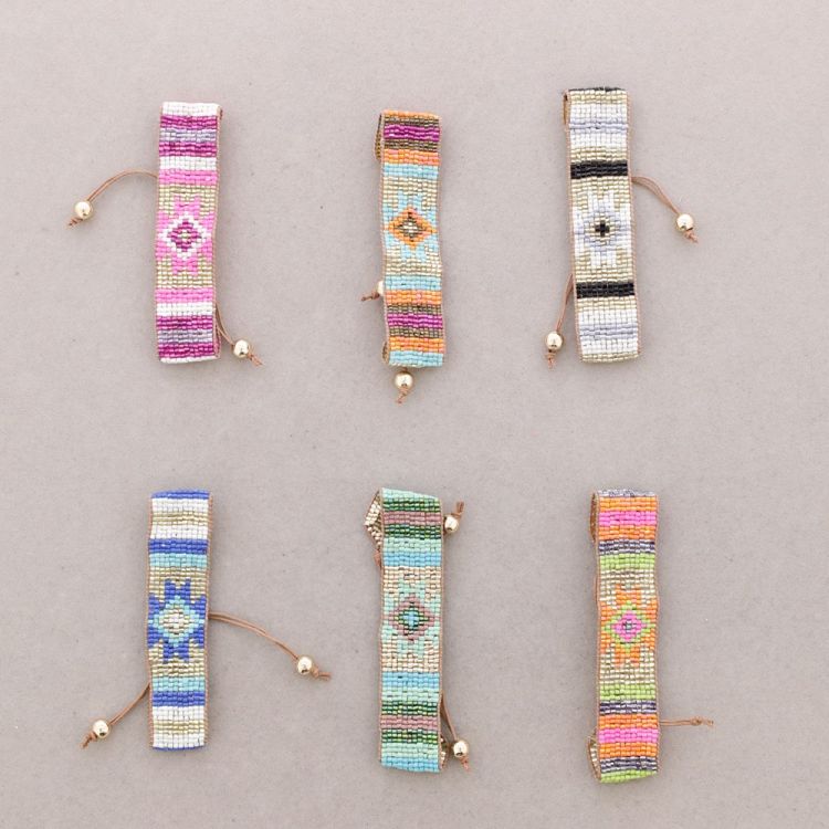 PULSERA ÉTNICA MACRAMÉ ABALORIOS 2