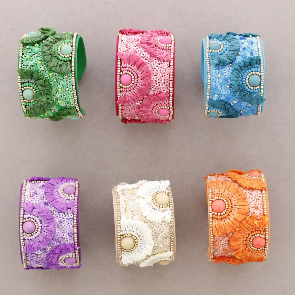 PULSERA ÉTNICA AJUSTABLE LENTEJUELAS POMPONES