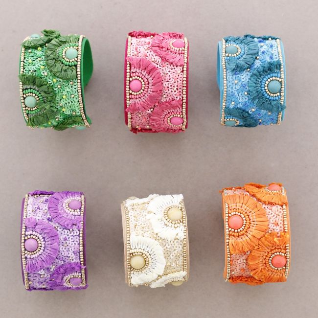 PULSERA ÉTNICA AJUSTABLE LENTEJUELAS POMPONES
