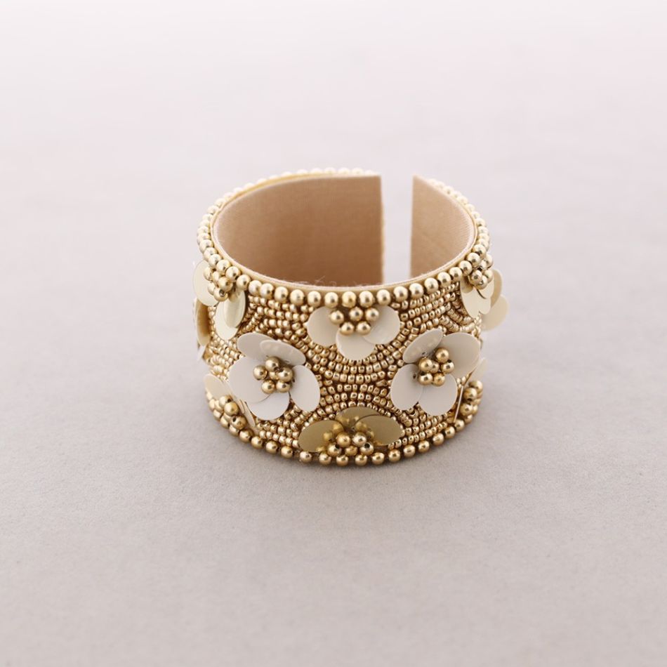 PULSERA ÉTNICA AJUSTABLE FLORES LENTEJUELAS ABALORIOS