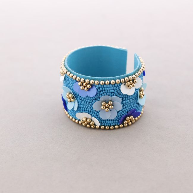 PULSERA ÉTNICA AJUSTABLE FLORES LENTEJUELAS ABALORIOS