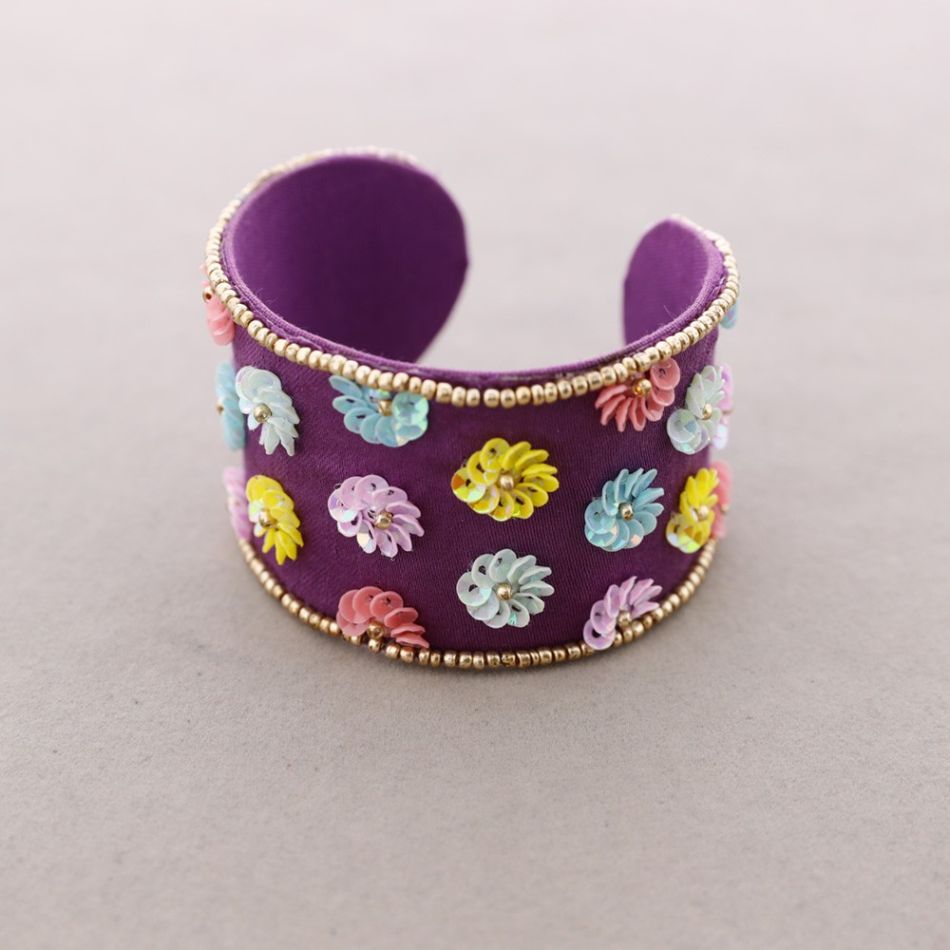 PULSERA ÉTNICA AJUSTABLE FLORES LENTEJUELAS