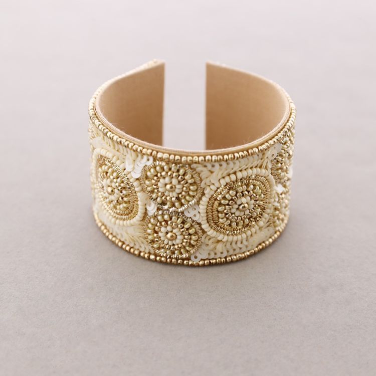 ADJUSTABLE ETHNIC BEADS BRACELET 2
