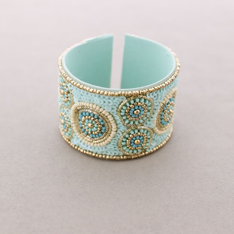 ADJUSTABLE ETHNIC BEADS BRACELET