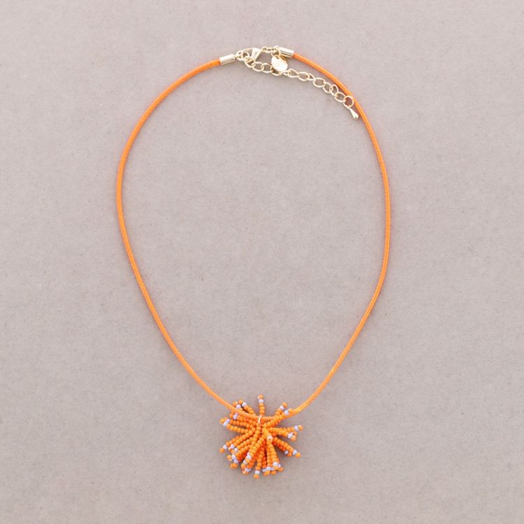 POM-POM PENDANT NECKLACE WITH BEADS