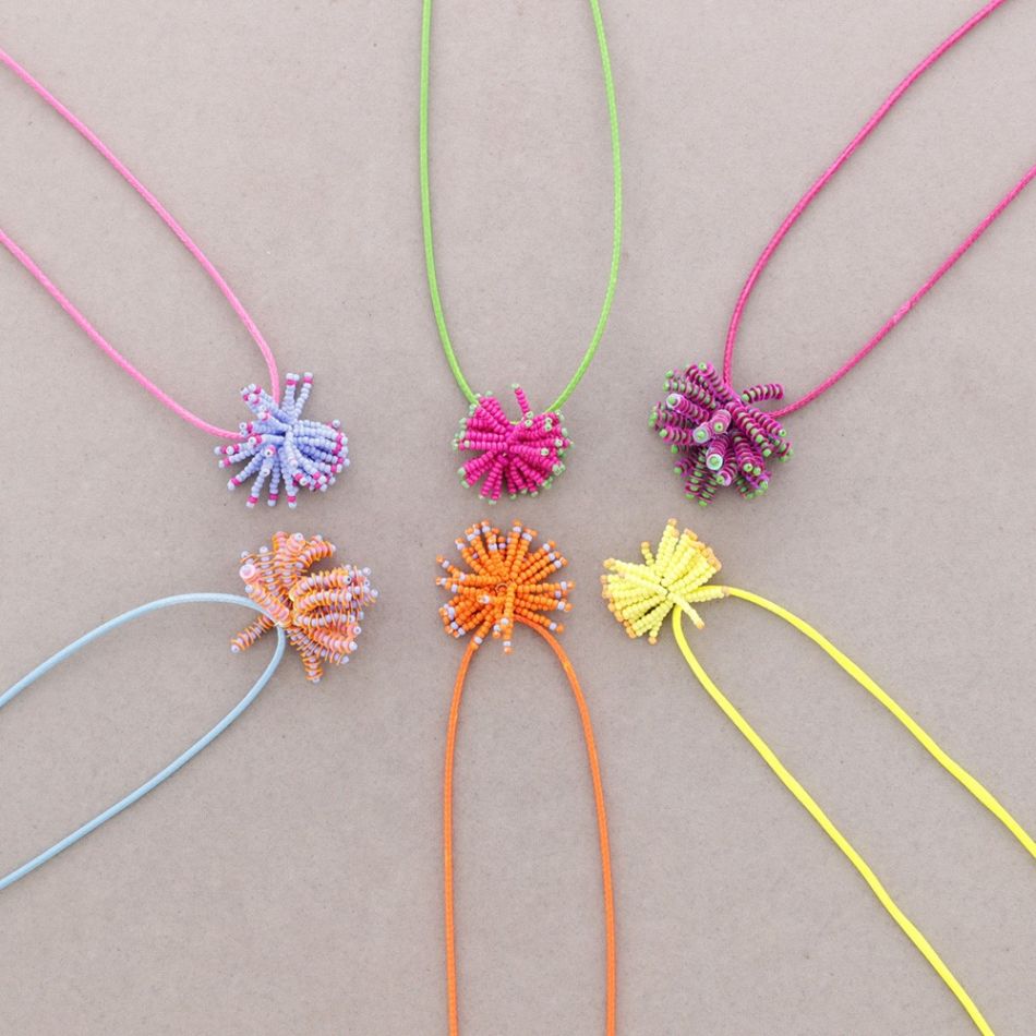 POM-POM PENDANT NECKLACE WITH BEADS