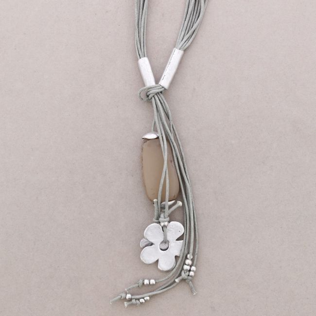 COLLAR LARGO CUENTAS METAL RESINA