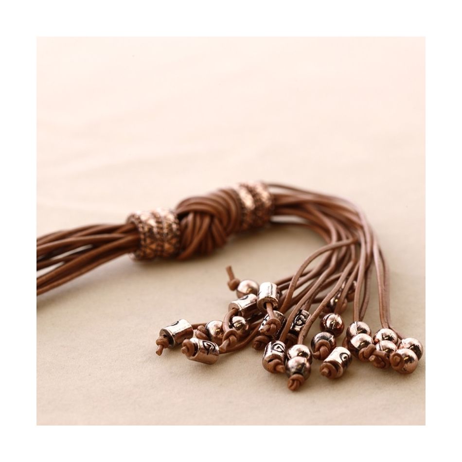 LONG LEATHER NECKLACE WITH METAL BEADS